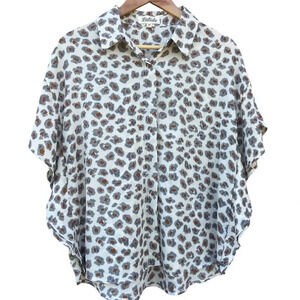 Listicle Leopard Like Print ButterFly Sleeve Button Down, Medium